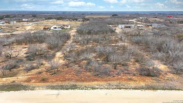 1 Acre of Residential Land for Sale in Devine, Texas