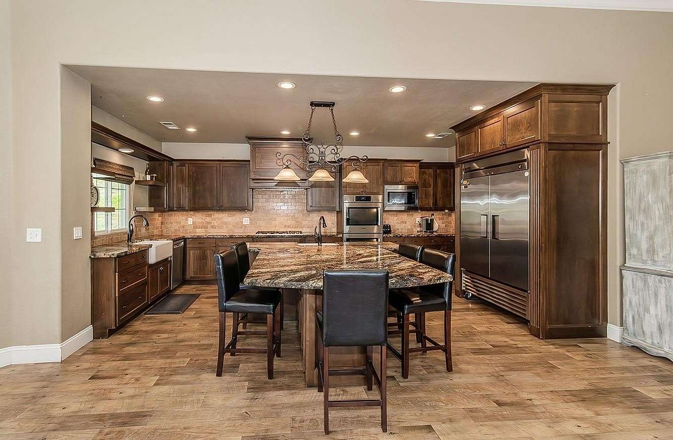 39.8 Acres of Agricultural Land with Home for Sale in Clovis, California