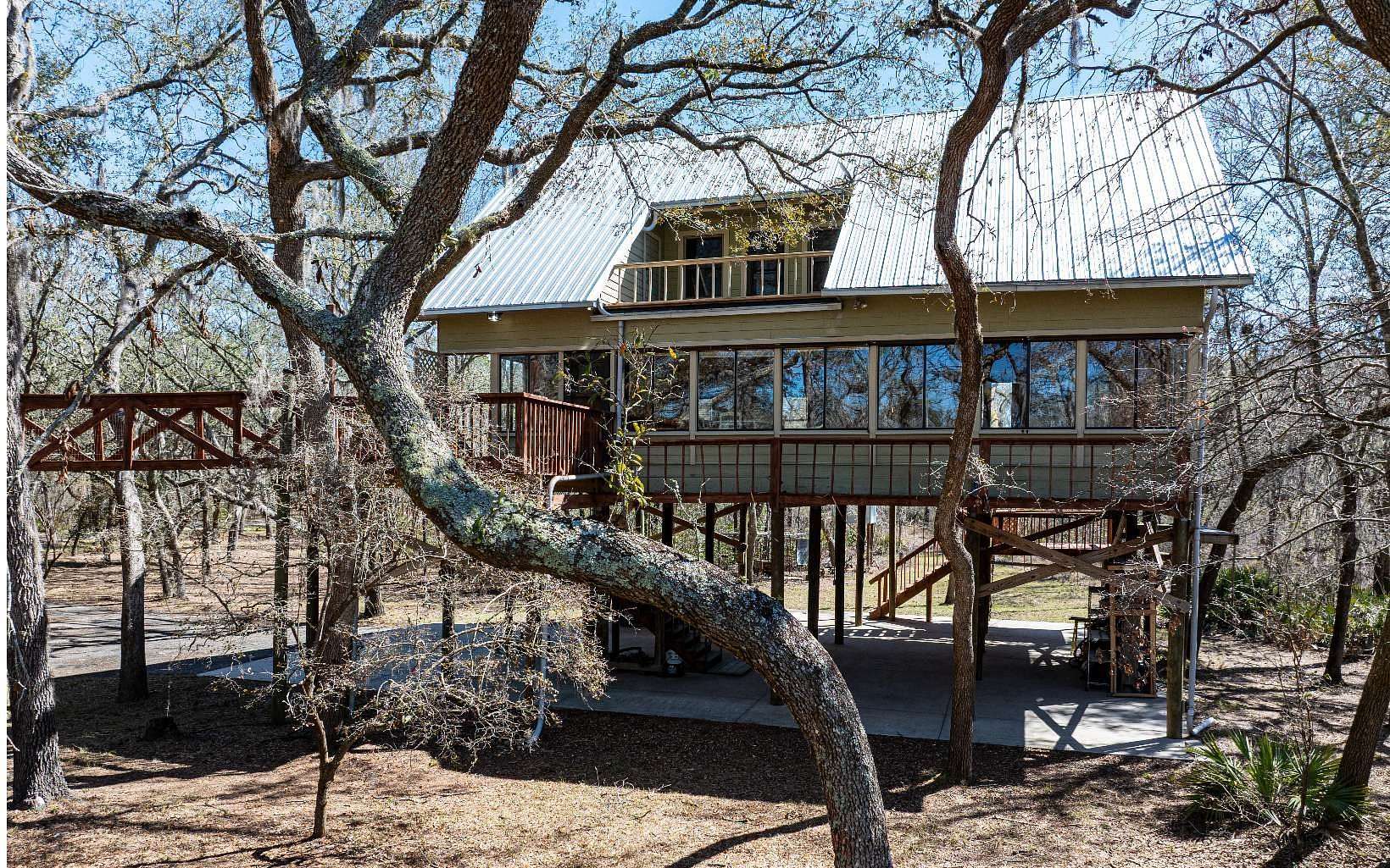 10 Acres of Recreational Land with Home for Sale in White Springs, Florida