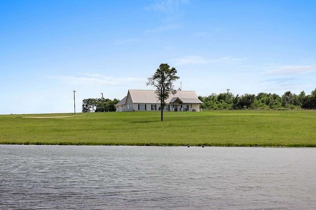 38 Acres of Agricultural Land with Home for Sale in Washington, Texas