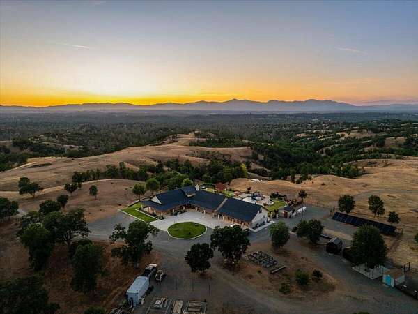 140 Acres of Land with Home for Sale in Red Bluff, California