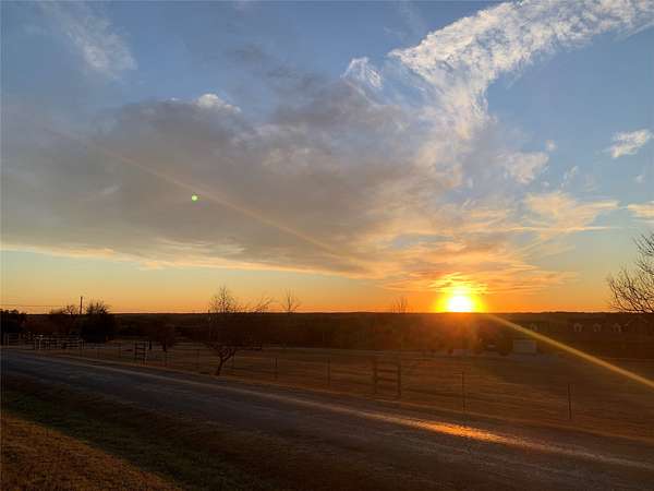 1.57 Acres of Residential Land for Sale in Van Alstyne, Texas