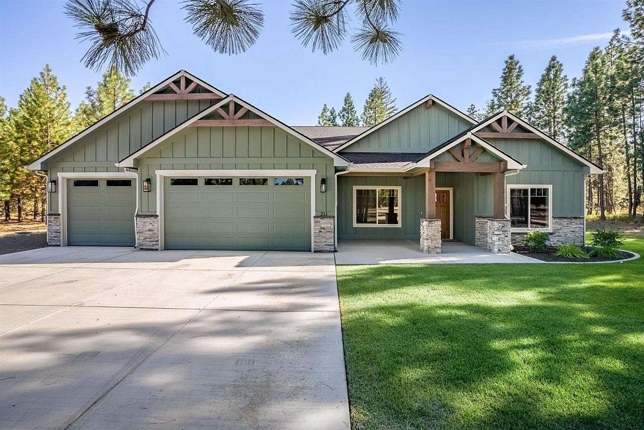 10 Acres of Residential Land with Home for Sale in Mica, Washington