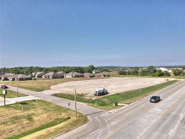 4.27 Acres of Commercial Land for Sale in Skiatook, Oklahoma