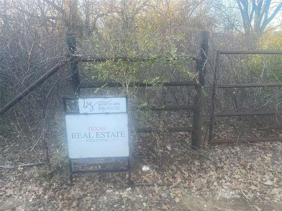 7.8 Acres of Land for Sale in Bowie, Texas