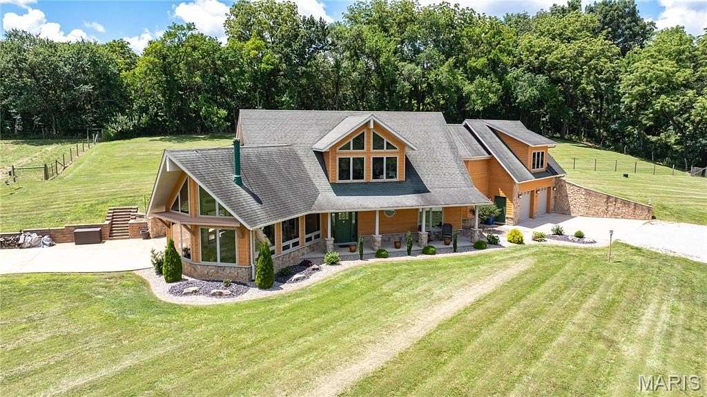 16 Acres of Land with Home for Sale in Alton, Illinois