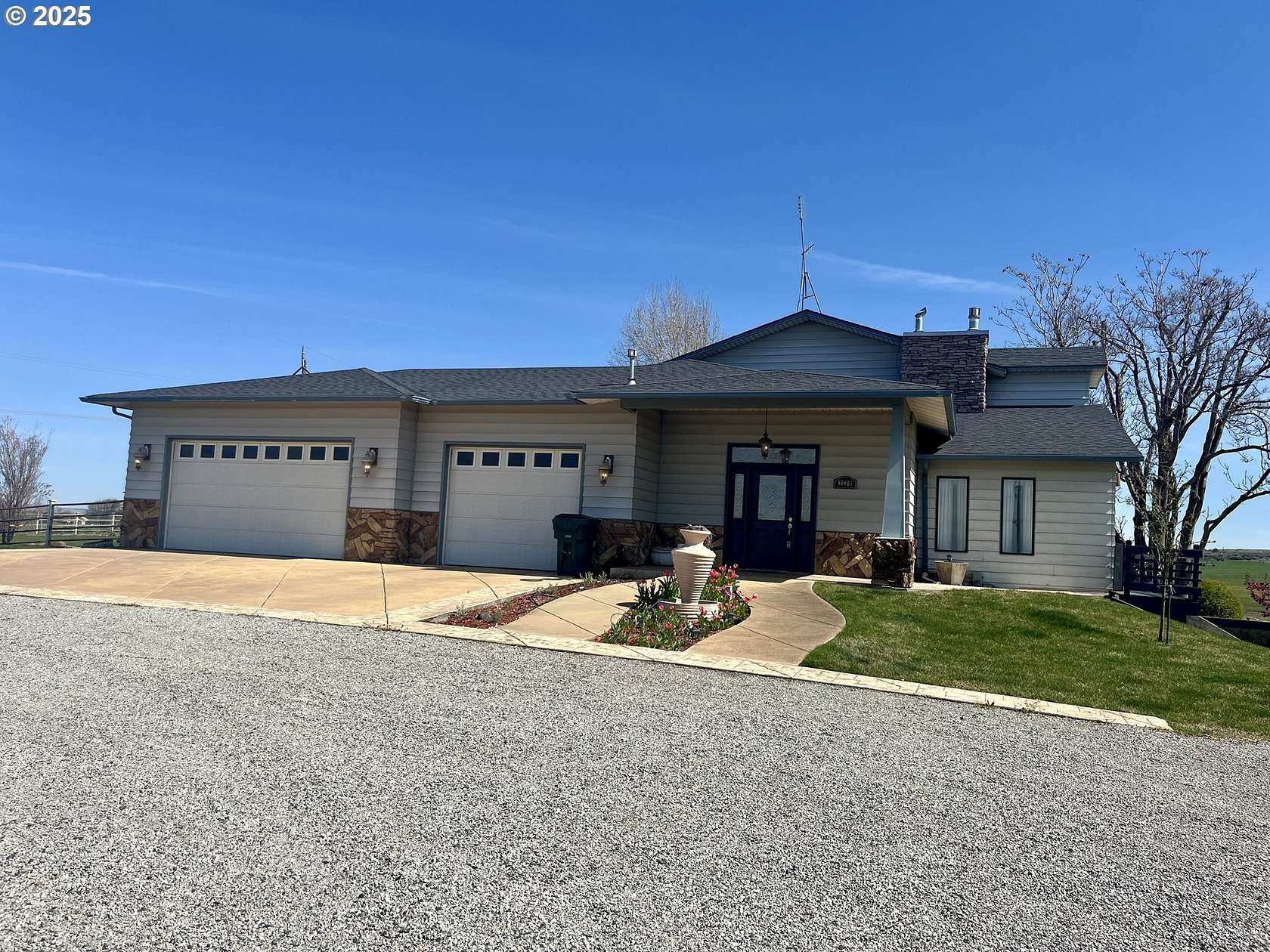 4.69 Acres of Residential Land with Home for Sale in Hermiston, Oregon