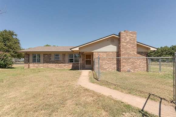 5.1 Acres of Residential Land with Home for Sale in Shawnee, Oklahoma