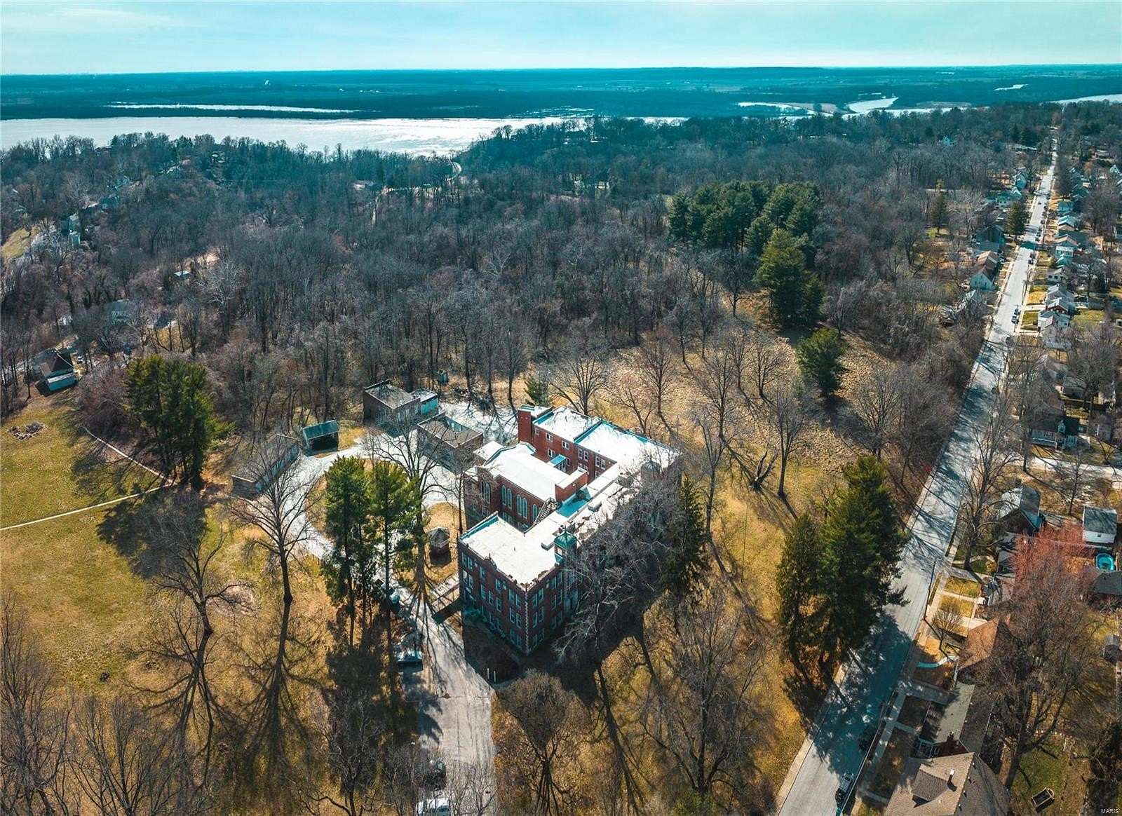 26 Acres of Mixed-Use Land for Sale in Alton, Illinois