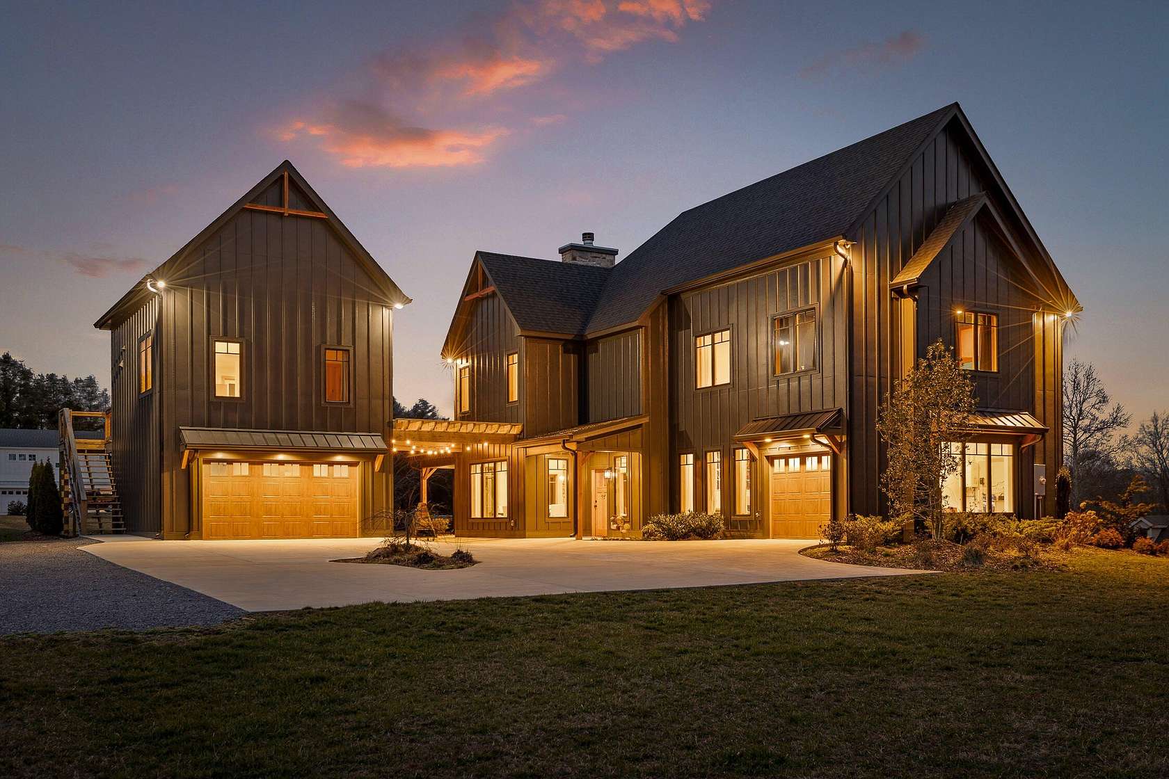 3.29 Acres of Land with Home for Sale in Signal Mountain, Tennessee