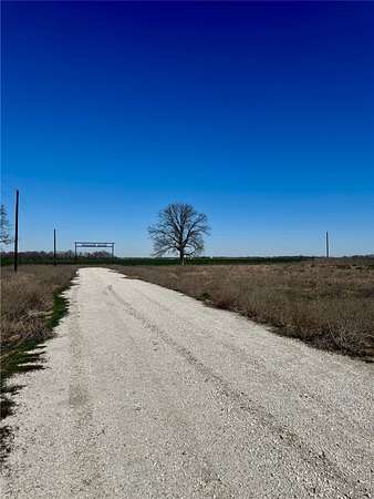 10 Acres of Land for Sale in Paris, Texas