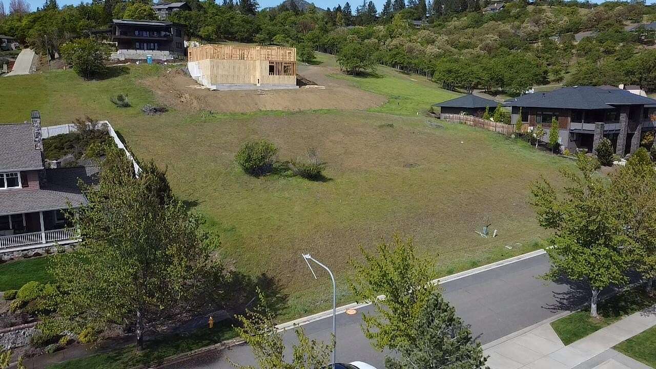 0.66 Acres of Residential Land for Sale in Medford, Oregon