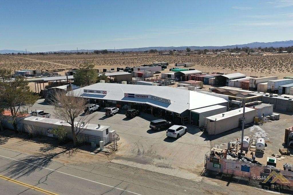 21 Acres of Mixed-Use Land for Sale in Inyokern, California