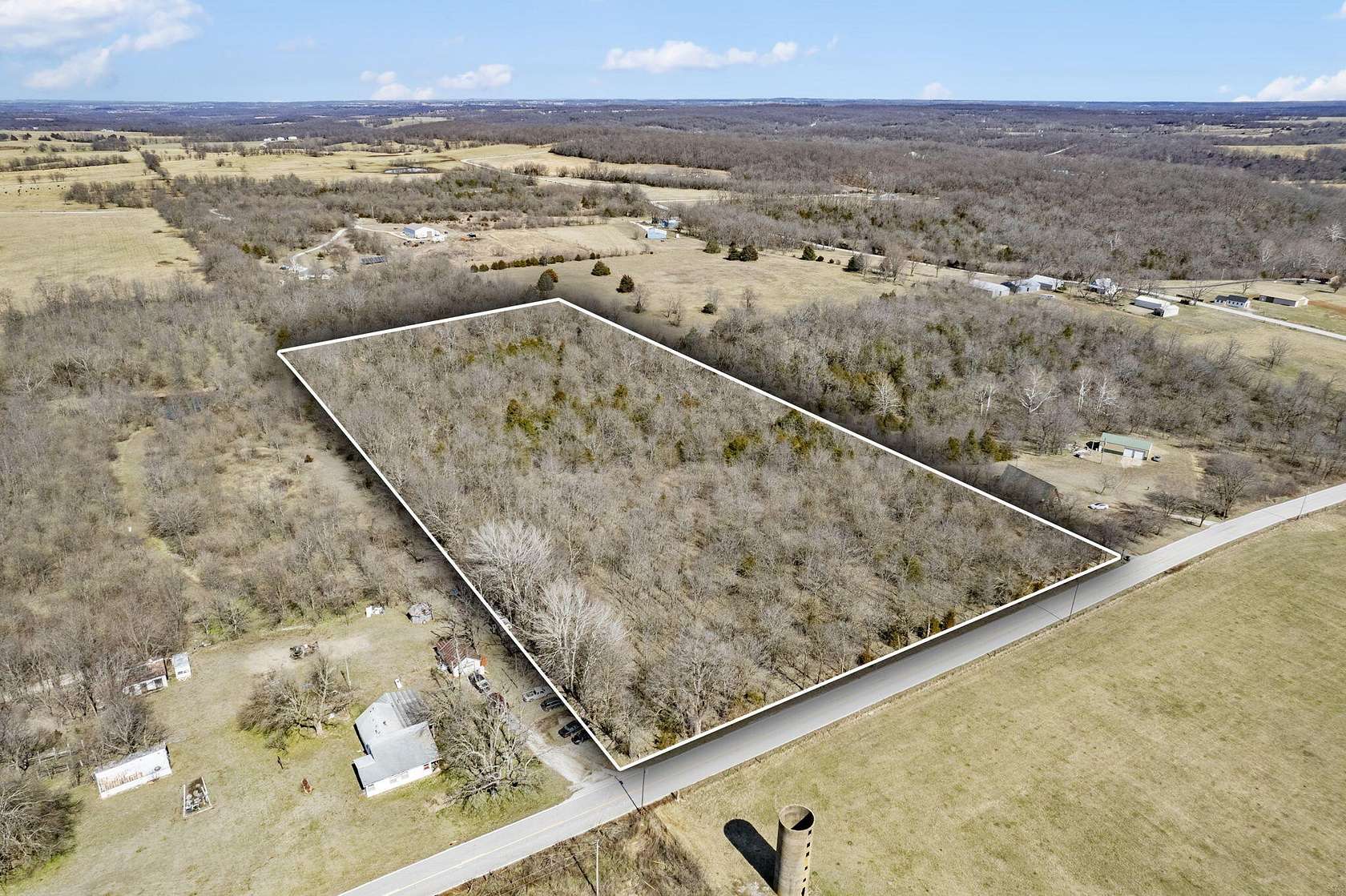 10 Acres of Residential Land for Sale in Walnut Grove, Missouri