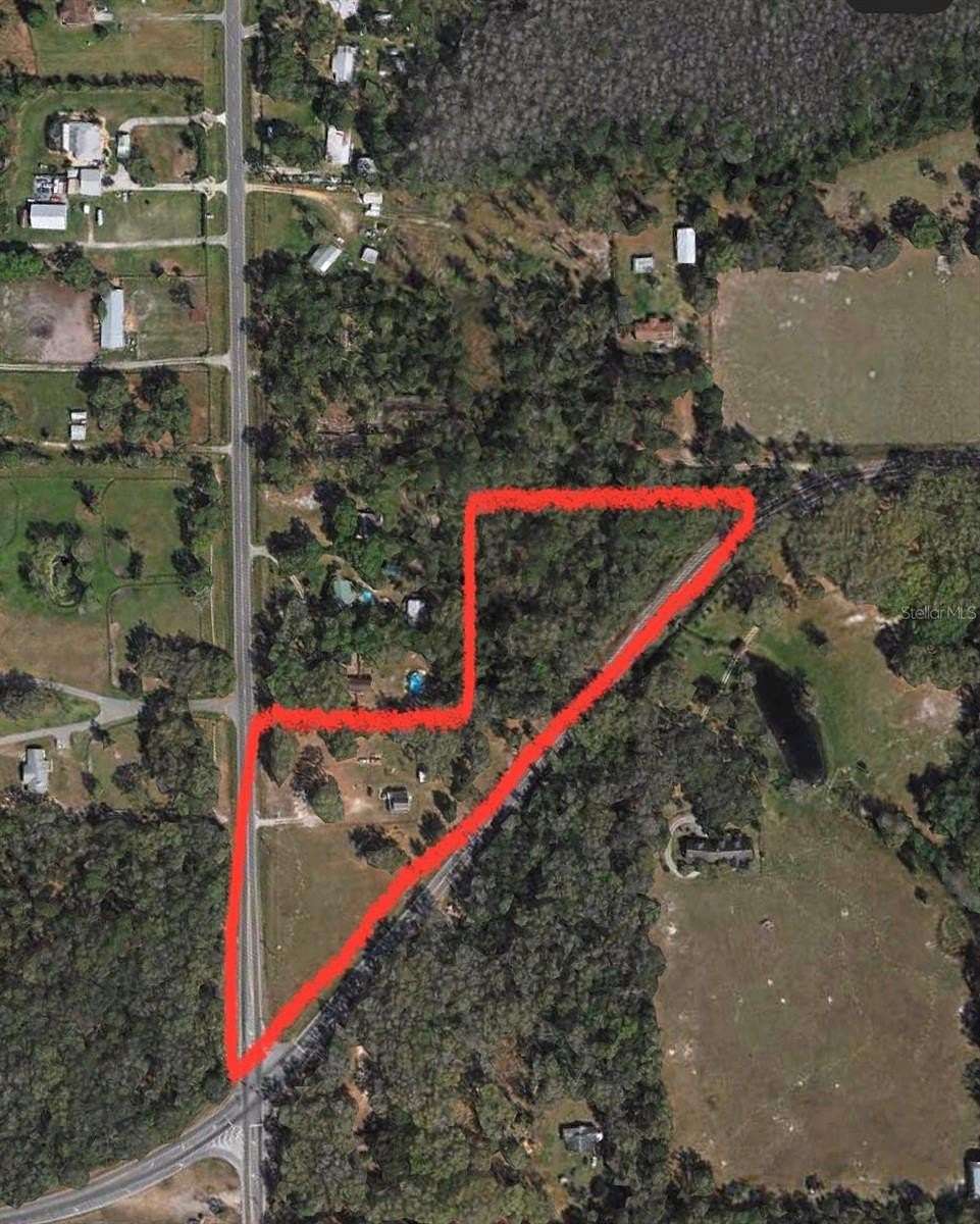 5.88 Acres of Improved Mixed-Use Land for Sale in Eustis, Florida
