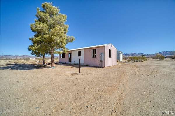 2.5 Acres of Residential Land with Home for Sale in Dolan Springs, Arizona