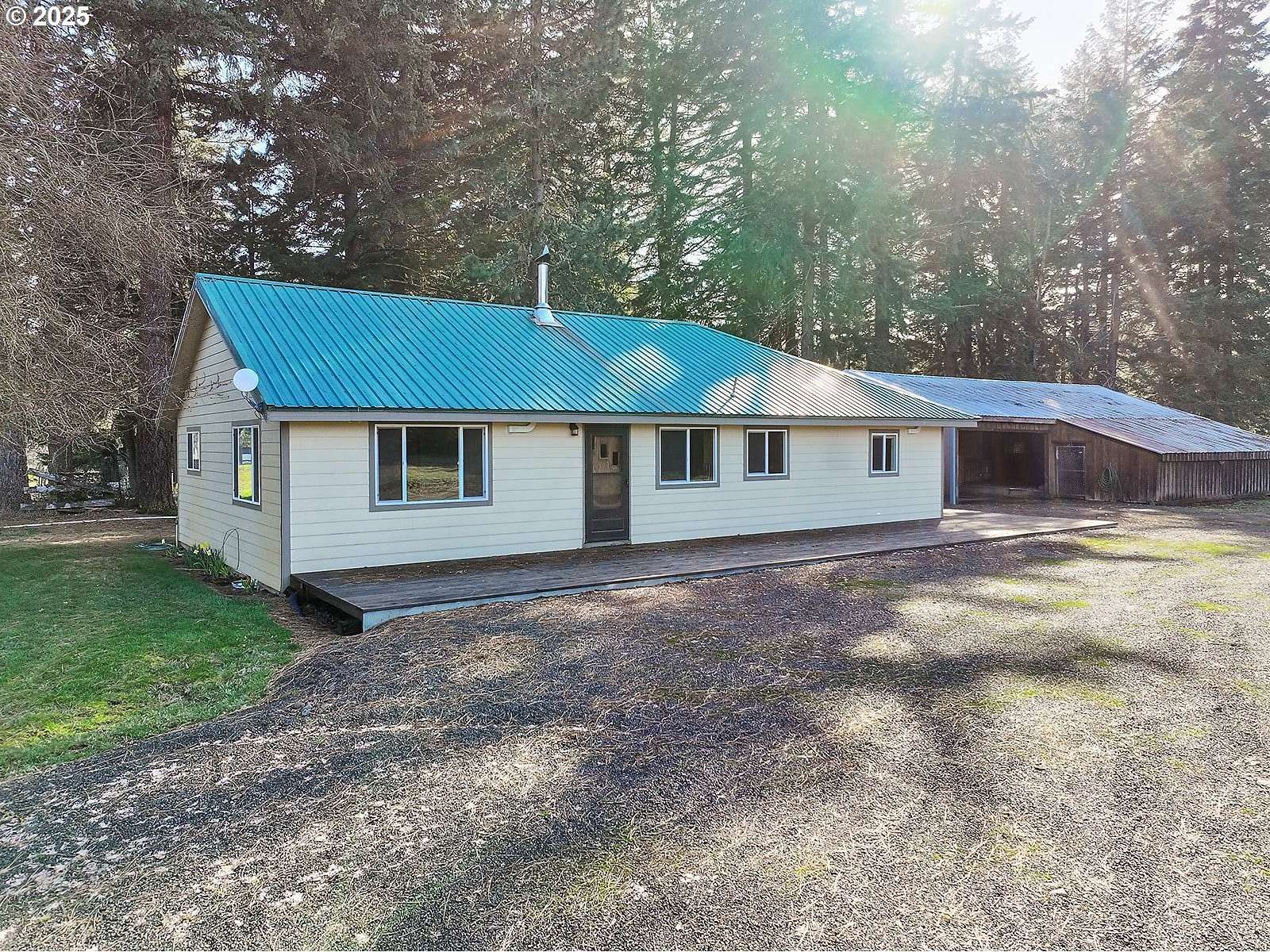 5.39 Acres of Land with Home for Sale in White Salmon, Washington