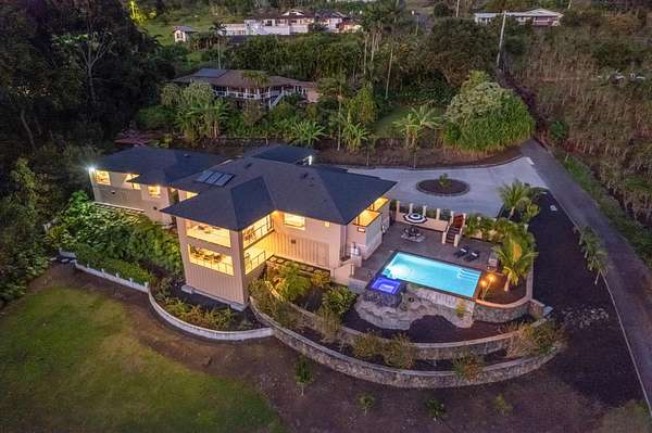 1.3 Acres of Residential Land with Home for Sale in Holualoa, Hawaii