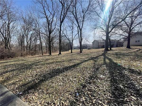0.47 Acres of Residential Land for Sale in Pleasant Valley, Missouri