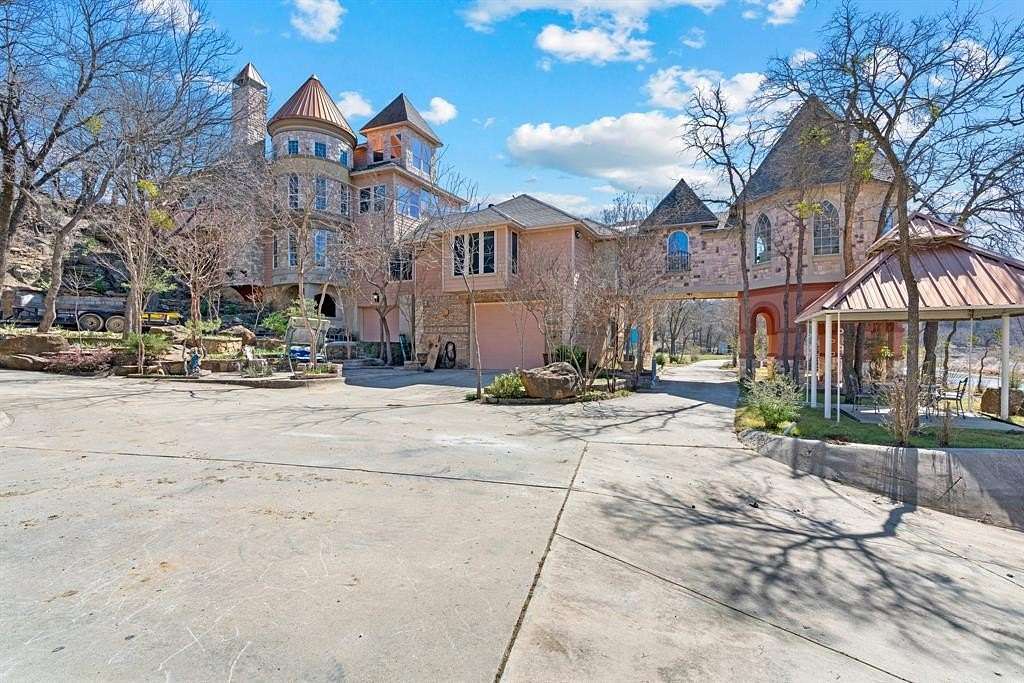 11 Acres of Land with Home for Sale in Chico, Texas