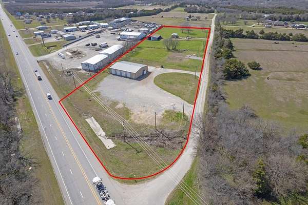 5.25 Acres of Mixed-Use Land for Sale in Trenton, Texas
