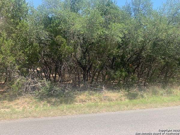 1 Acre of Residential Land for Sale in Canyon Lake, Texas
