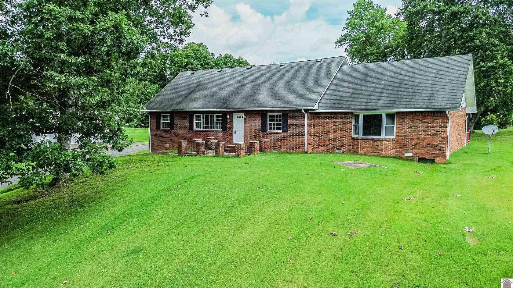 11.5 Acres of Land with Home for Sale in Paducah, Kentucky