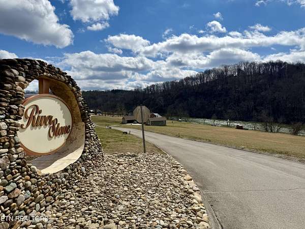 1 Acre of Residential Land for Sale in Blaine, Tennessee