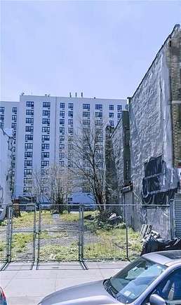 0.09 Acres of Mixed-Use Land for Sale in Brooklyn, New York