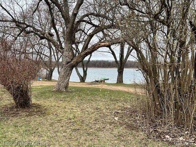 4.8 Acres of Residential Land for Sale in Highland, Michigan