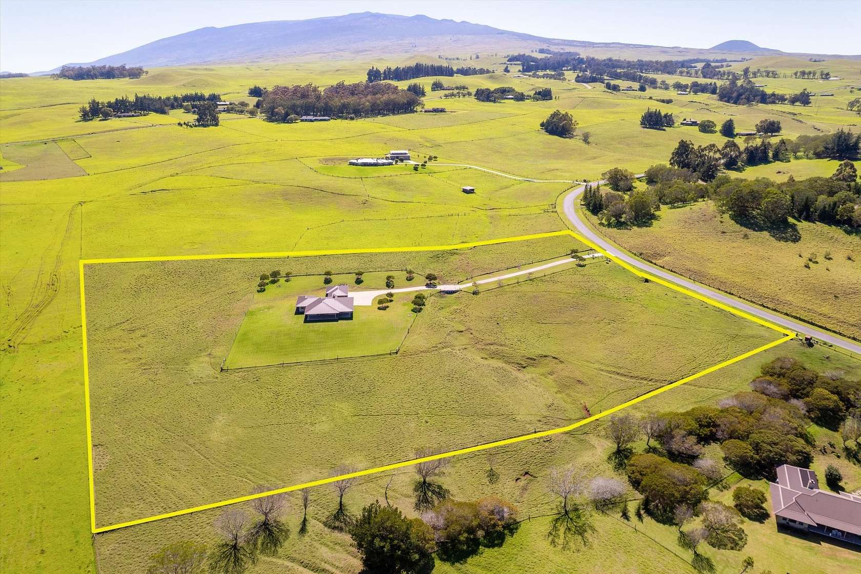 10 Acres of Land with Home for Sale in Waimea, Hawaii