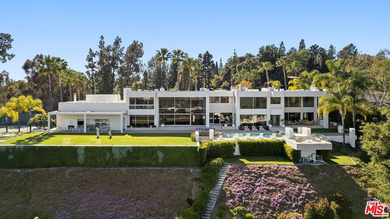 3.4 Acres of Residential Land with Home for Sale in Pasadena, California