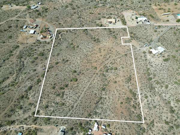 13 Acres of Land for Sale in Morristown, Arizona