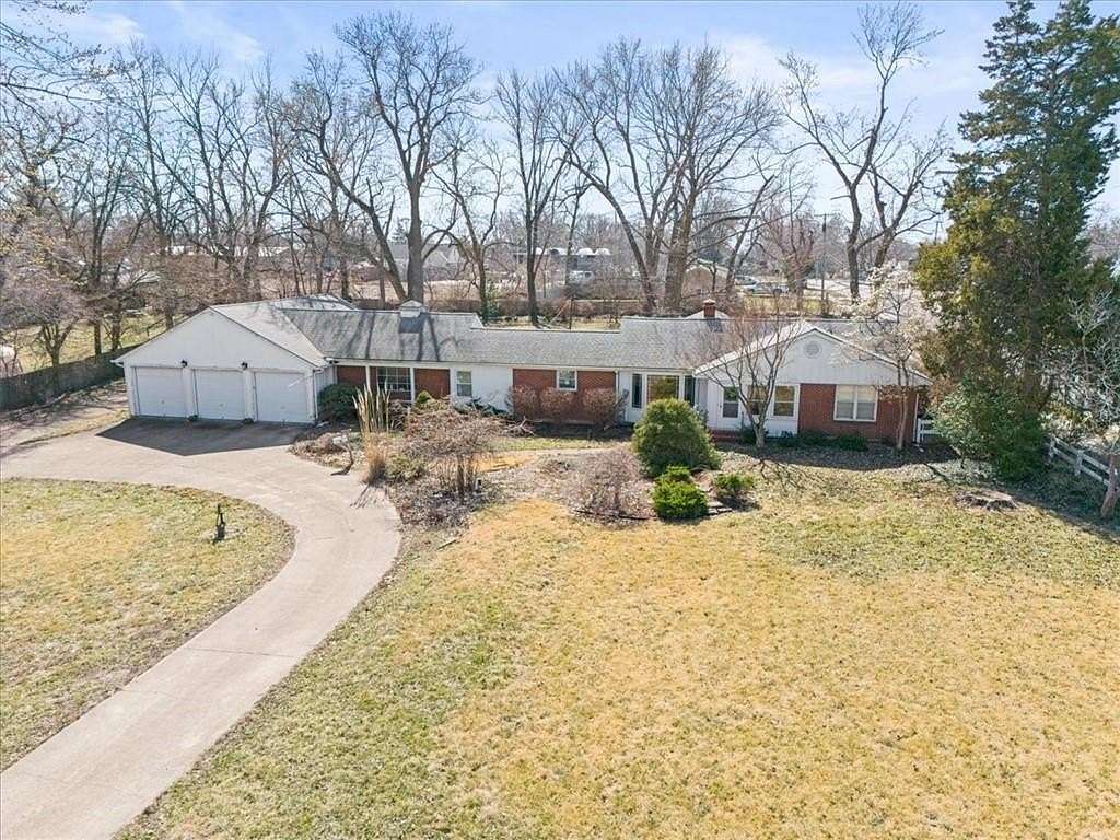 0.95 Acres of Residential Land for Sale in Overland Park, Kansas