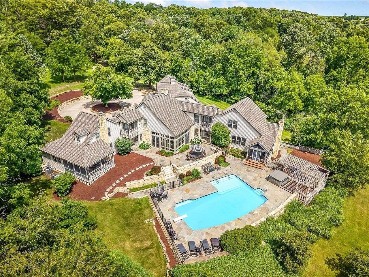 6 Acres of Residential Land with Home for Sale in Freedom Township, Illinois