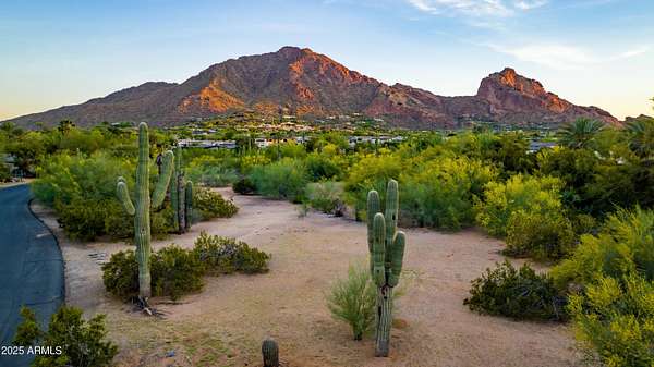 1.46 Acres of Residential Land for Sale in Paradise Valley, Arizona