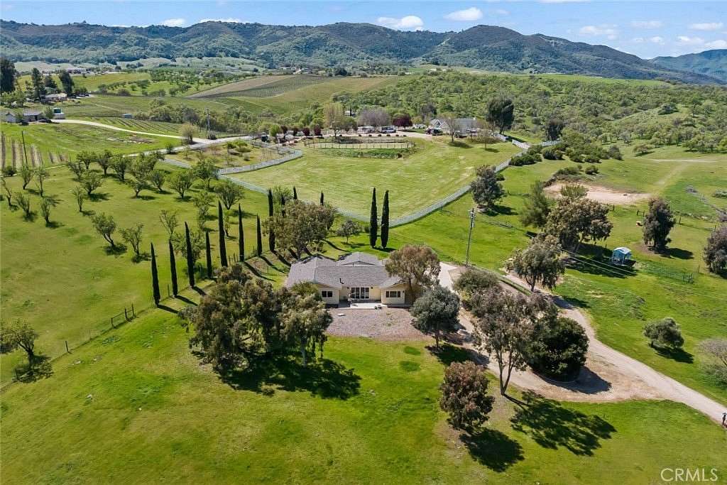 9.4 Acres of Land with Home for Sale in Paso Robles, California