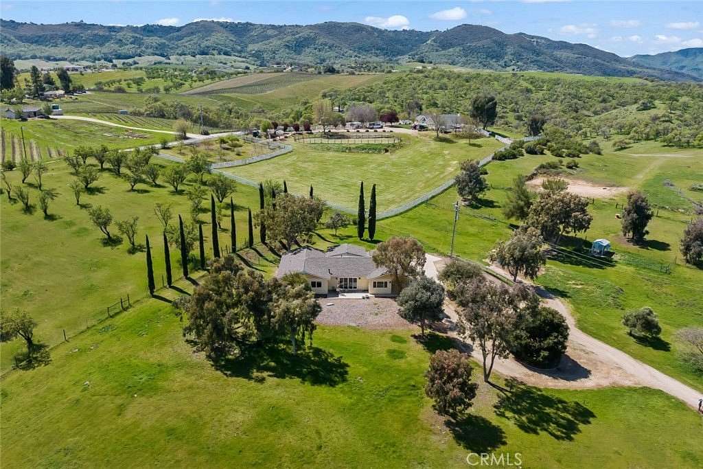 9.4 Acres of Land with Home for Sale in Paso Robles, California