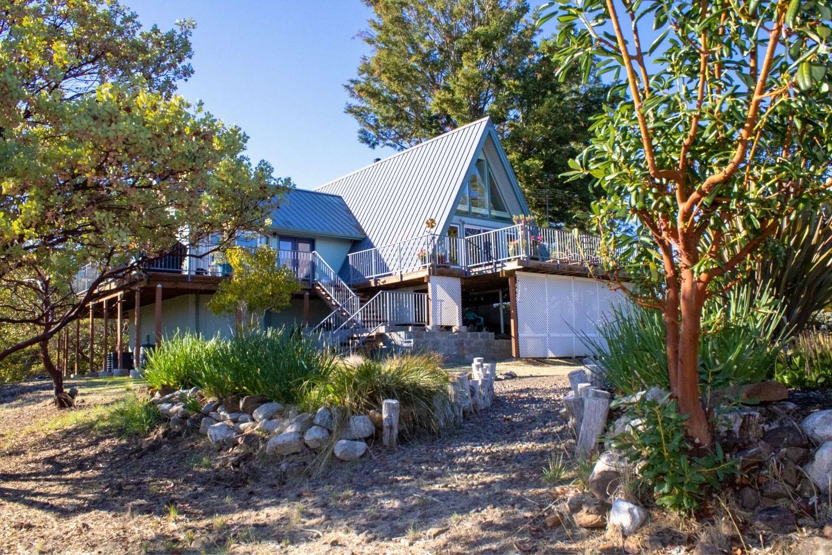 5.6 Acres of Residential Land with Home for Sale in Eagle Point, Oregon