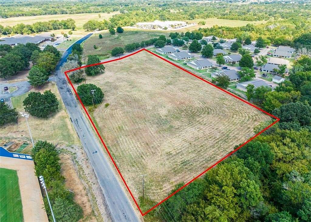4.17 Acres of Commercial Land for Sale in Paris, Texas