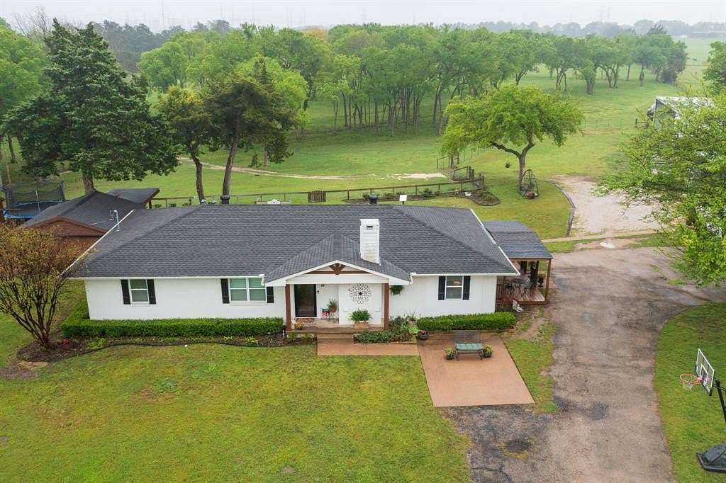 25 Acres of Improved Land for Sale in Lancaster, Texas