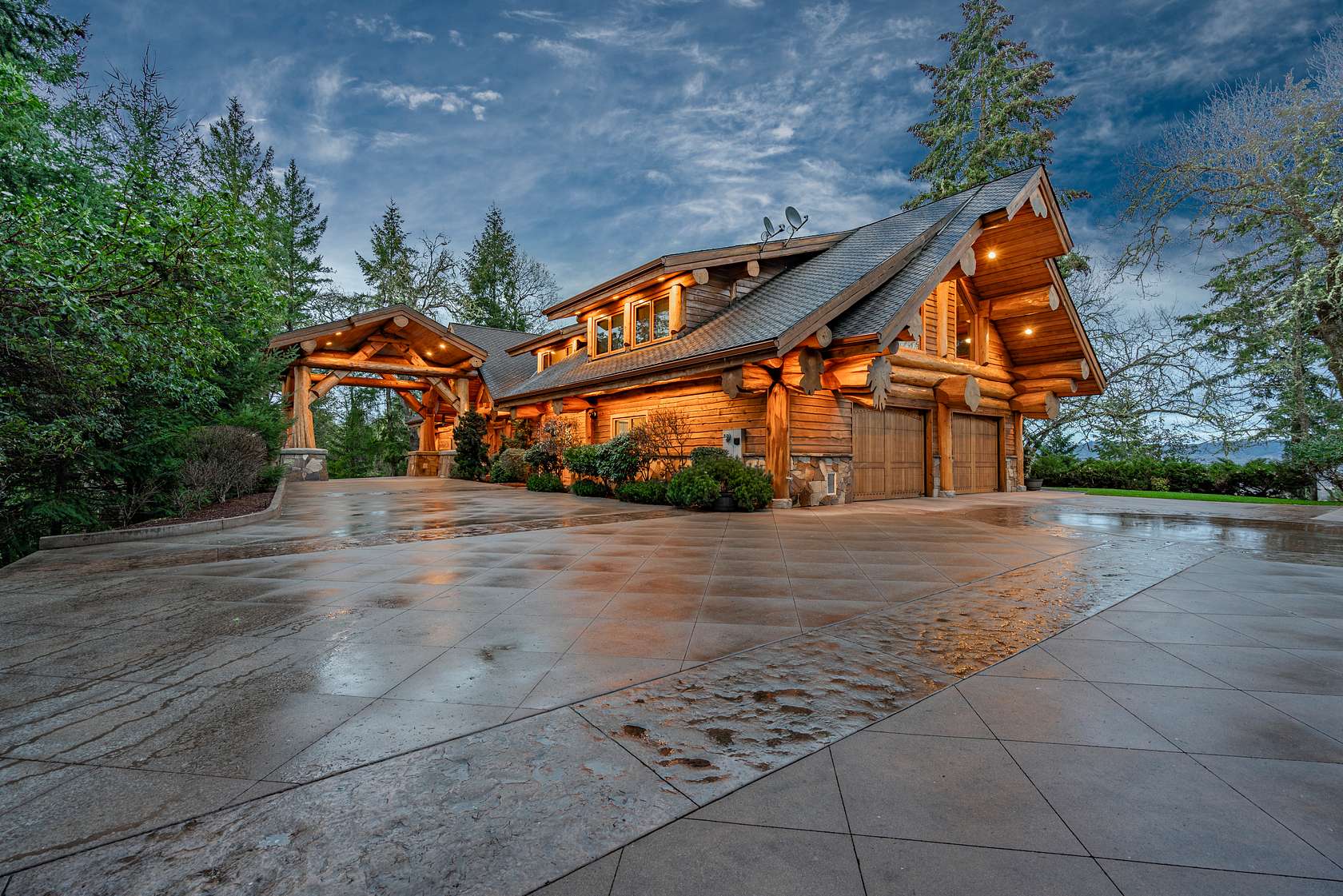 5 Acres of Land with Home for Sale in Roseburg, Oregon