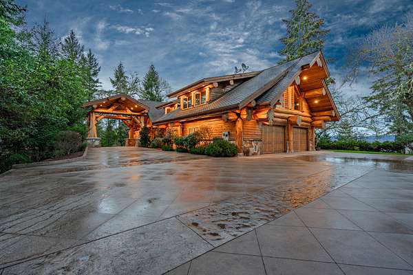 5 Acres of Land with Home for Sale in Roseburg, Oregon