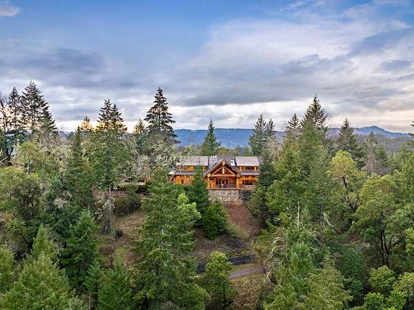 5 Acres of Land with Home for Sale in Roseburg, Oregon