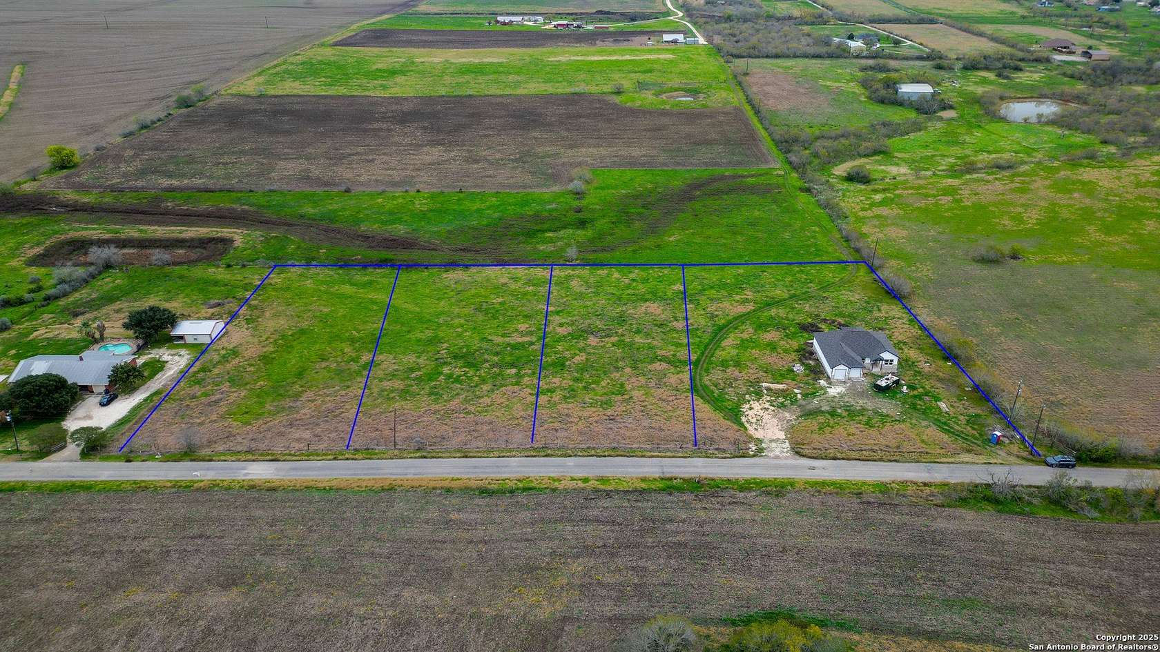 1.25 Acres of Residential Land for Sale in Seguin, Texas