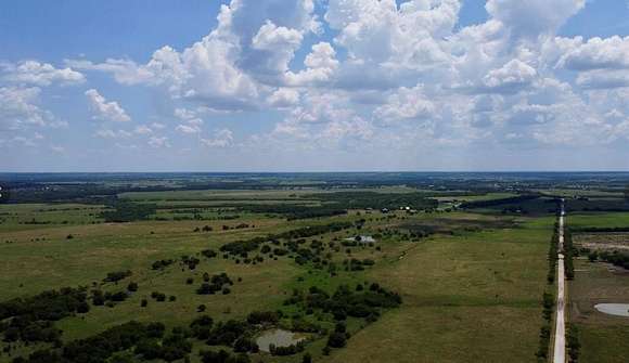 150 Acres of Land for Sale in Southmayd, Texas