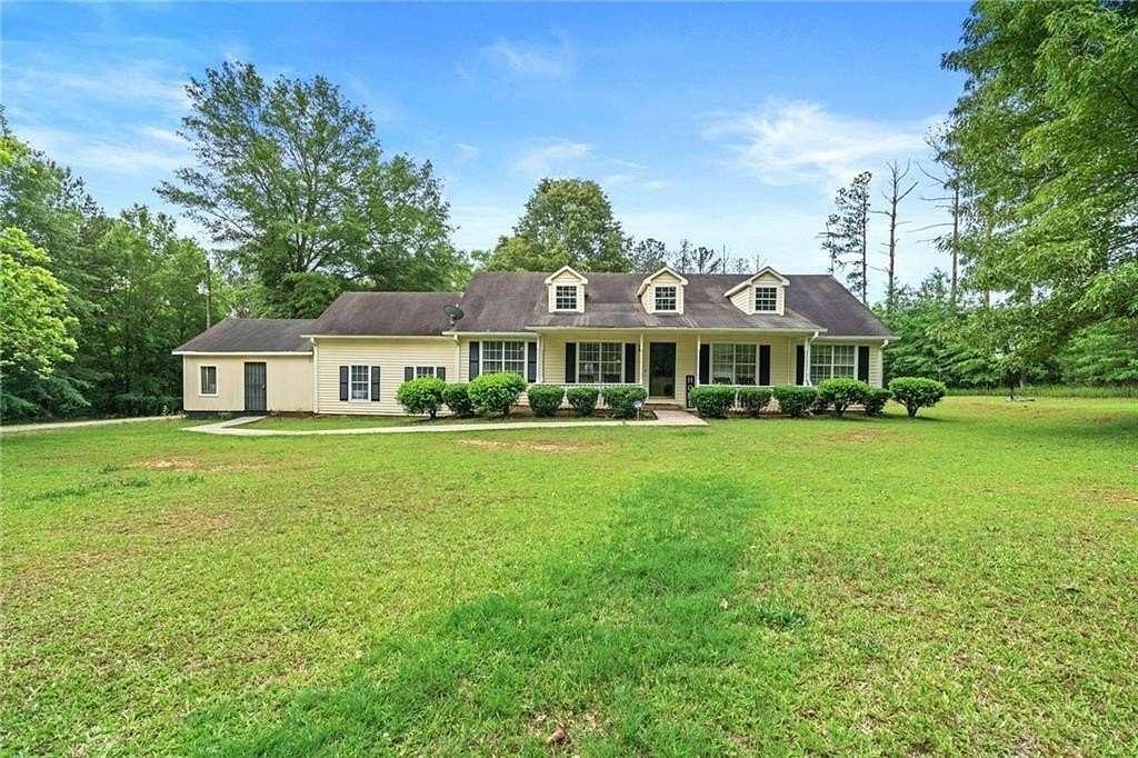 2.84 Acres of Residential Land with Home for Sale in Molena, Georgia