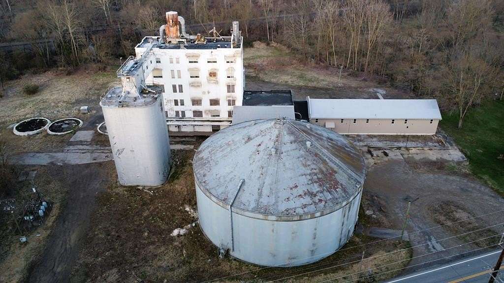 3.3 Acres of Improved Commercial Land for Sale in Loudonville, Ohio