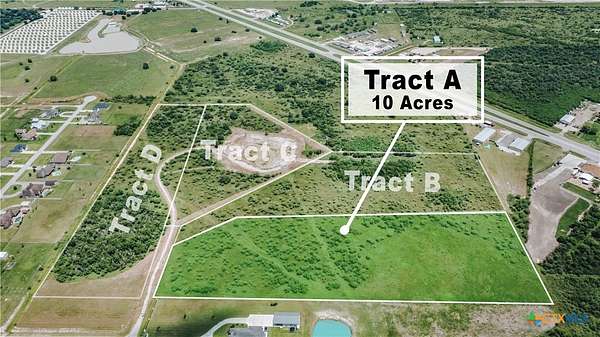 10 Acres of Residential Land for Sale in Victoria, Texas