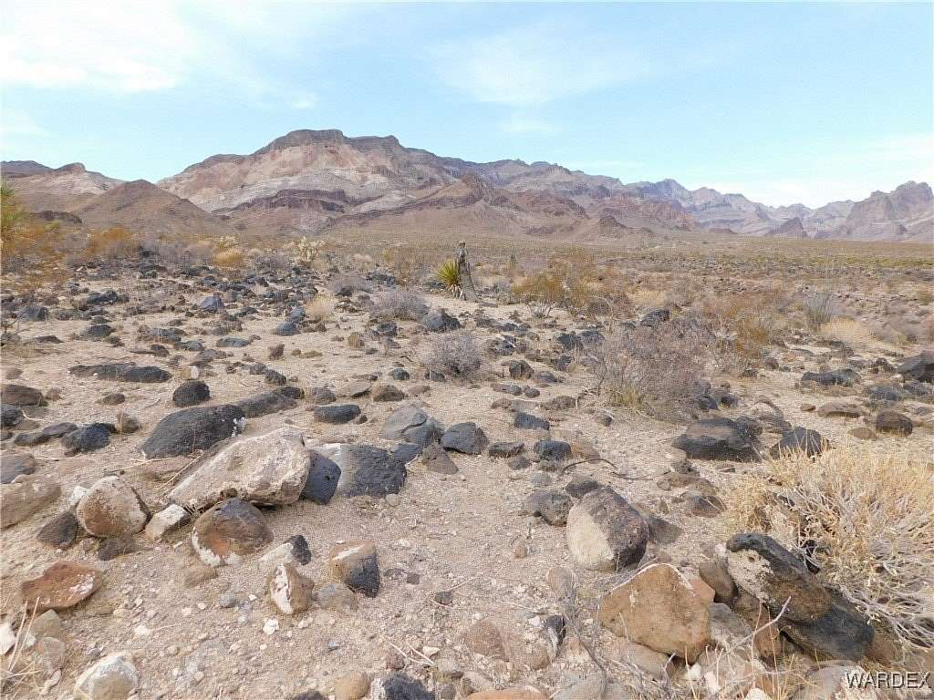 10 Acres of Land for Sale in Golden Valley, Arizona